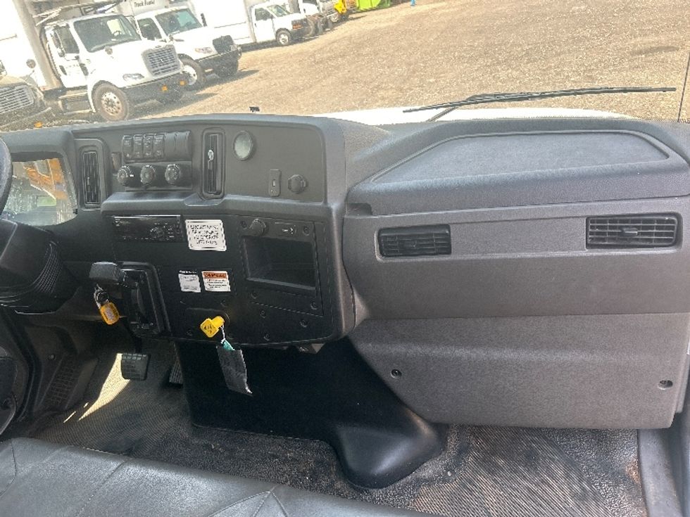 Medium Duty Box Truck-Light and Medium Duty Trucks-International-2019-MV607-Duluth-GA-247,925\n\t\tmiles-$ 36,500 - Image 20