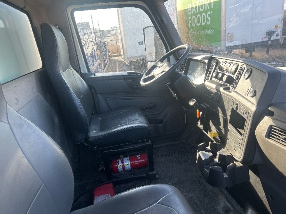 Medium Duty Box Truck-Light and Medium Duty Trucks-International-2019-MV607-East Chicago-IN-48,809\n\t\tmiles-$ 59,500 - Image 22