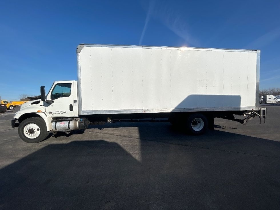 Medium Duty Box Truck-Light and Medium Duty Trucks-International-2019-MV607-East Chicago-IN-48,809\n\t\tmiles-$ 59,500 - Image 4