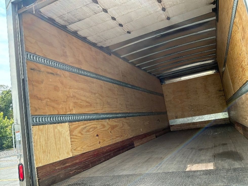 Medium Duty Box Truck-Light and Medium Duty Trucks-International-2019-MV607-Erlanger-KY-148,001\n\t\tmiles-$ 47,250 - Image 10