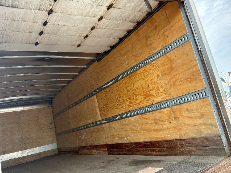 Medium Duty Box Truck-Light and Medium Duty Trucks-International-2019-MV607-Erlanger-KY-148,001\n\t\tmiles-$ 47,250 - Image 11