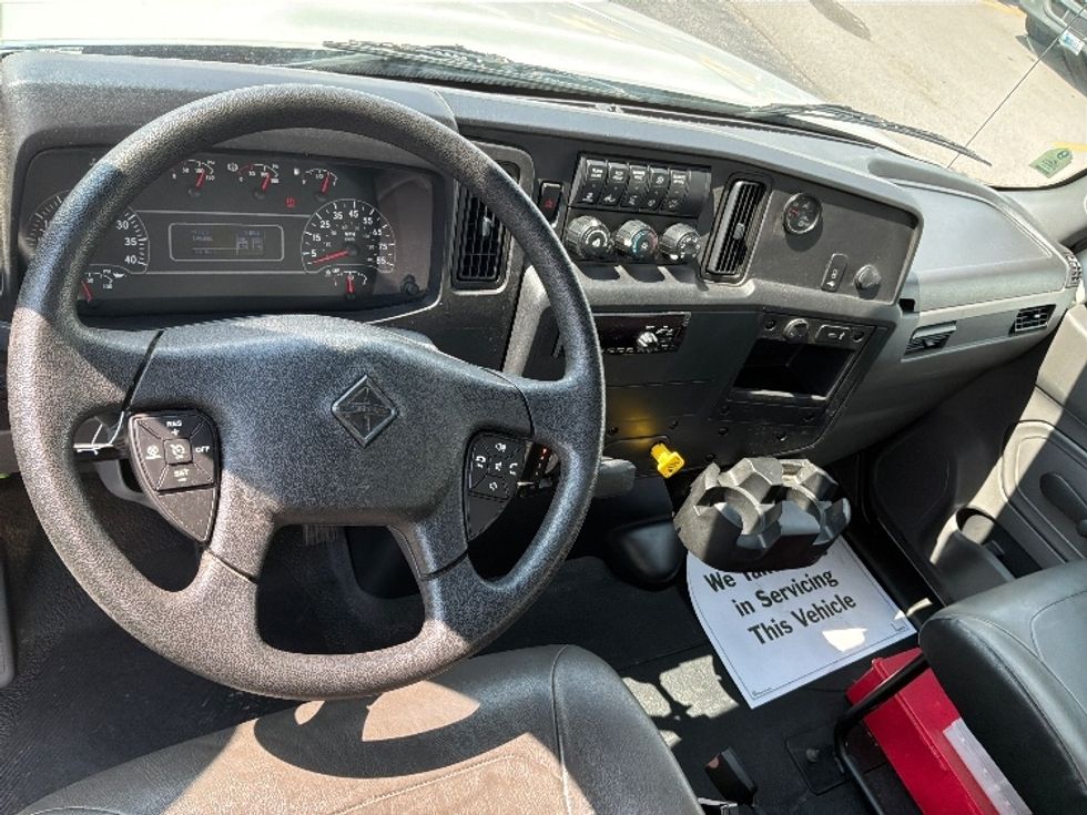 Medium Duty Box Truck-Light and Medium Duty Trucks-International-2019-MV607-Erlanger-KY-148,001\n\t\tmiles-$ 47,250 - Image 17
