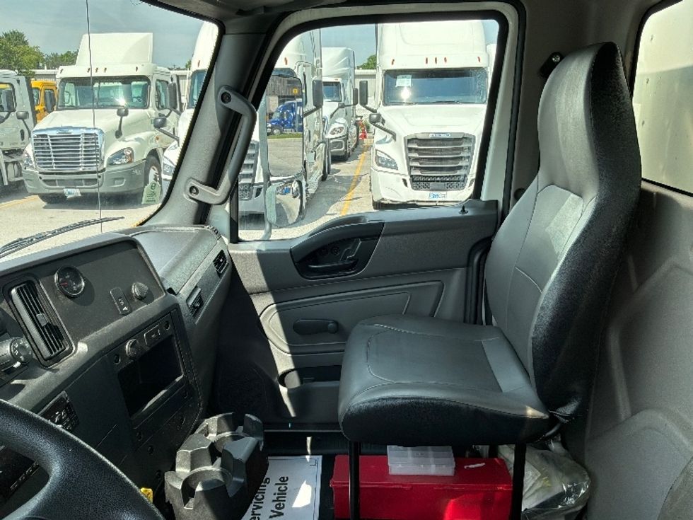 Medium Duty Box Truck-Light and Medium Duty Trucks-International-2019-MV607-Erlanger-KY-148,001\n\t\tmiles-$ 47,250 - Image 18