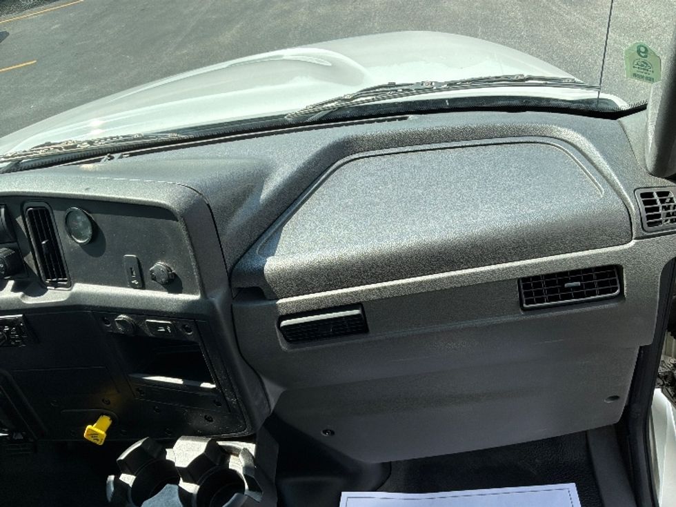 Medium Duty Box Truck-Light and Medium Duty Trucks-International-2019-MV607-Erlanger-KY-148,001\n\t\tmiles-$ 47,250 - Image 20