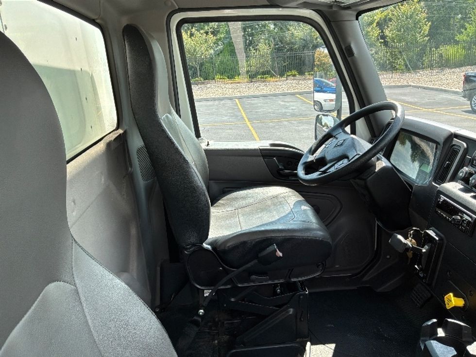 Medium Duty Box Truck-Light and Medium Duty Trucks-International-2019-MV607-Erlanger-KY-148,001\n\t\tmiles-$ 47,250 - Image 21