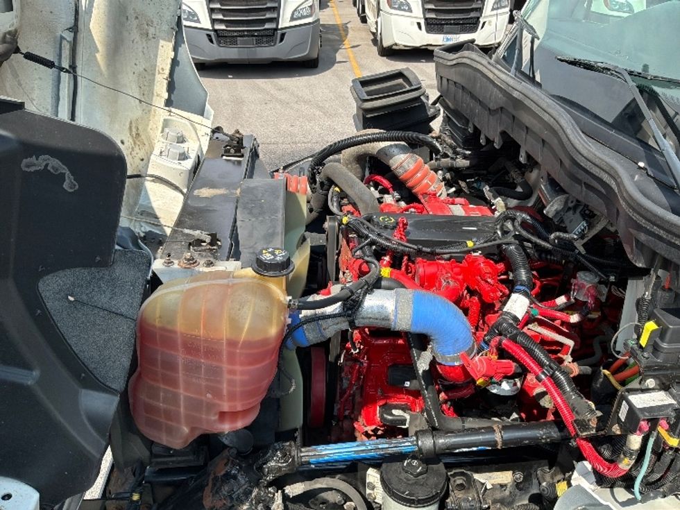 Medium Duty Box Truck-Light and Medium Duty Trucks-International-2019-MV607-Erlanger-KY-148,001\n\t\tmiles-$ 47,250 - Image 23