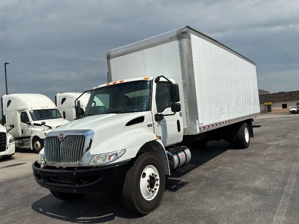 Medium Duty Box Truck-Light and Medium Duty Trucks-International-2019-MV607-Erlanger-KY-148,001\n\t\tmiles-$ 47,250 - Image 3