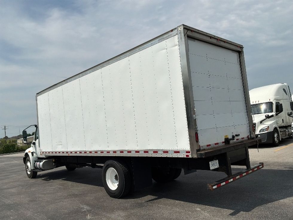 Medium Duty Box Truck-Light and Medium Duty Trucks-International-2019-MV607-Erlanger-KY-148,001\n\t\tmiles-$ 47,250 - Image 6