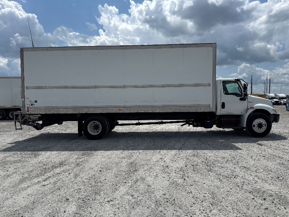 Medium Duty Box Truck-Light and Medium Duty Trucks-International-2019-MV607-Findlay-OH-122,339\n\t\tmiles-$ 49,250 - Image 15