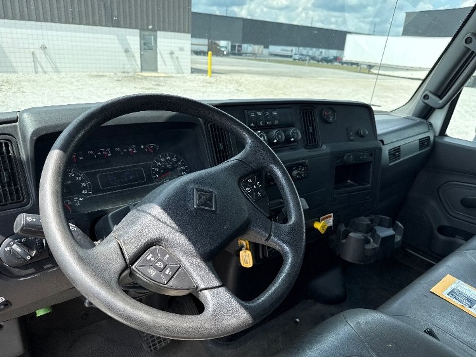 Medium Duty Box Truck-Light and Medium Duty Trucks-International-2019-MV607-Findlay-OH-122,339\n\t\tmiles-$ 49,250 - Image 17