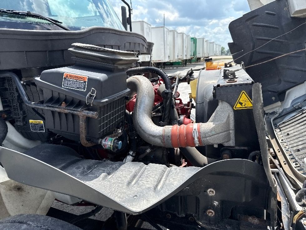 Medium Duty Box Truck-Light and Medium Duty Trucks-International-2019-MV607-Findlay-OH-122,339\n\t\tmiles-$ 49,250 - Image 23