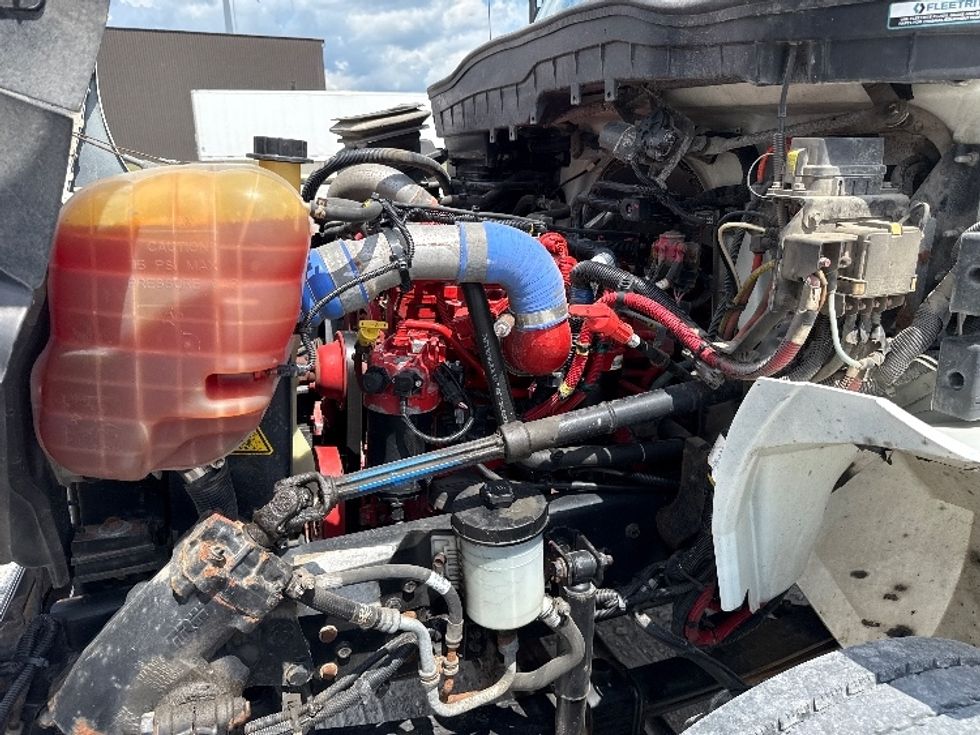 Medium Duty Box Truck-Light and Medium Duty Trucks-International-2019-MV607-Findlay-OH-122,339\n\t\tmiles-$ 49,250 - Image 24