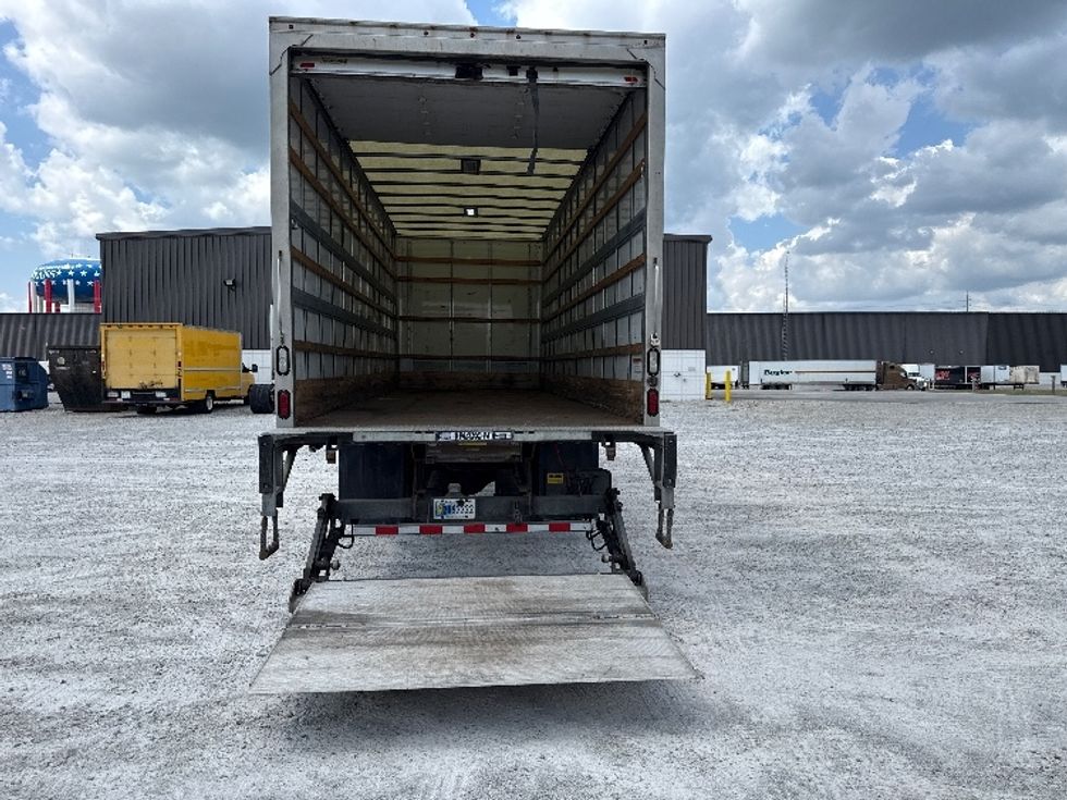 Medium Duty Box Truck-Light and Medium Duty Trucks-International-2019-MV607-Findlay-OH-122,339\n\t\tmiles-$ 49,250 - Image 9