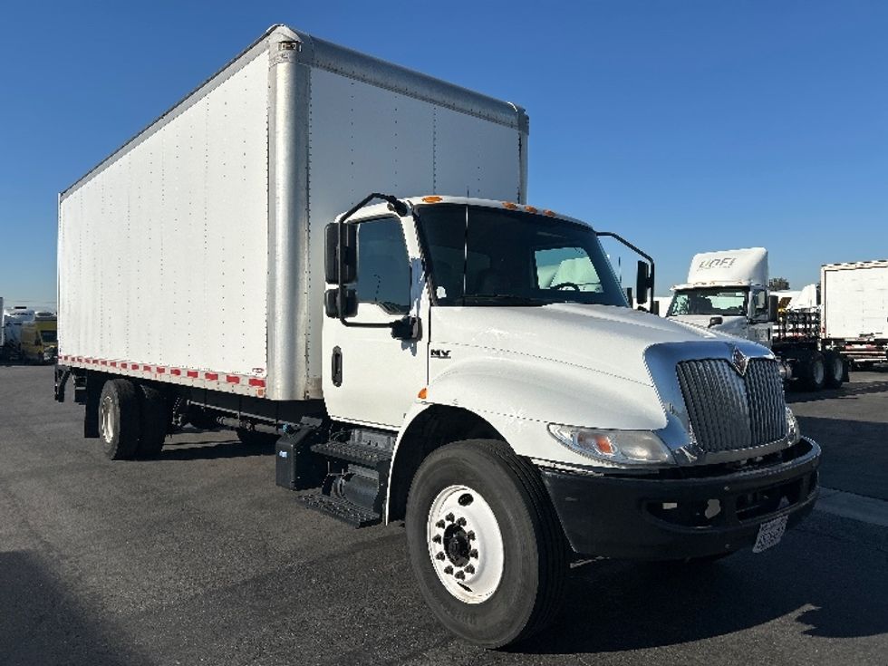 Medium Duty Box Truck-Light and Medium Duty Trucks-International-2019-MV607-Fontana-CA-204,196\n\t\tmiles-$ 38,750 - Image 1
