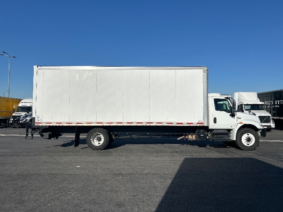 Medium Duty Box Truck-Light and Medium Duty Trucks-International-2019-MV607-Fontana-CA-204,196\n\t\tmiles-$ 38,750 - Image 15