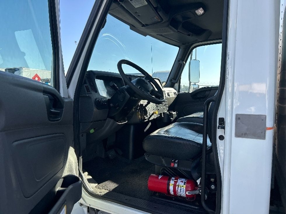 Medium Duty Box Truck-Light and Medium Duty Trucks-International-2019-MV607-Fontana-CA-204,196\n\t\tmiles-$ 38,750 - Image 16