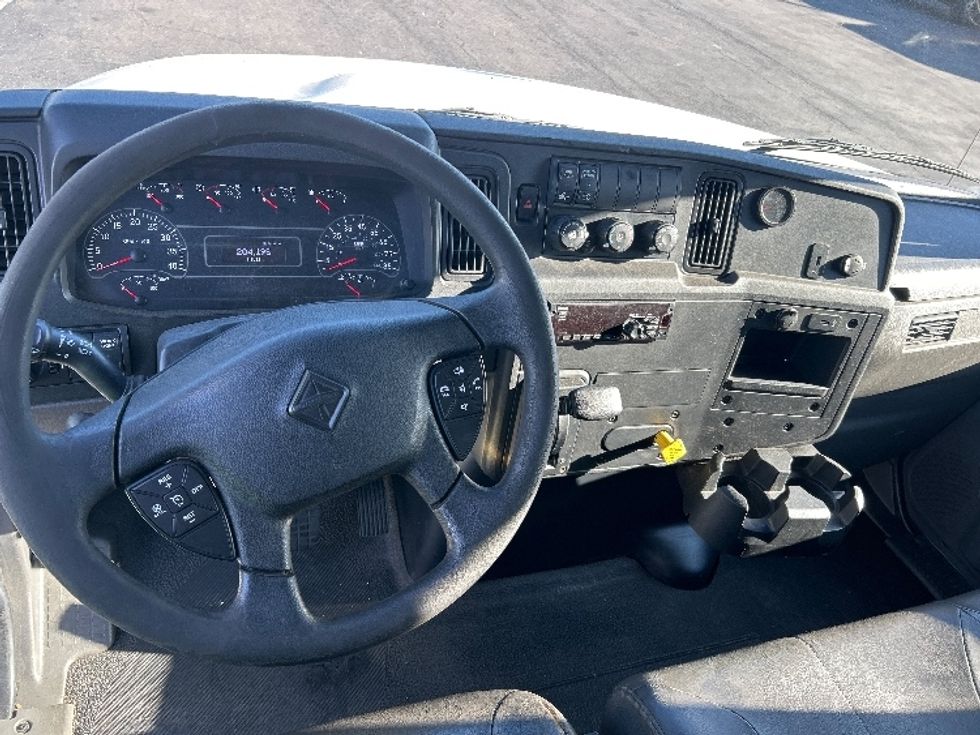 Medium Duty Box Truck-Light and Medium Duty Trucks-International-2019-MV607-Fontana-CA-204,196\n\t\tmiles-$ 38,750 - Image 18