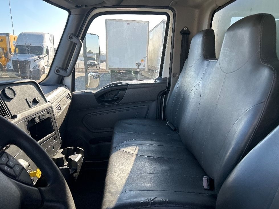 Medium Duty Box Truck-Light and Medium Duty Trucks-International-2019-MV607-Fontana-CA-204,196\n\t\tmiles-$ 38,750 - Image 19