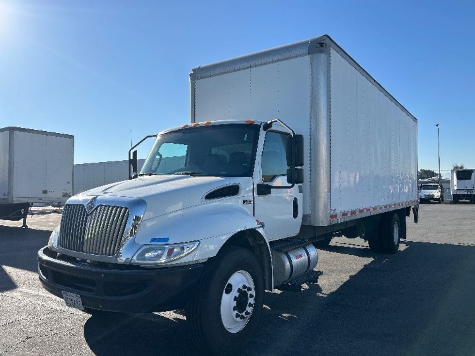 Medium Duty Box Truck-Light and Medium Duty Trucks-International-2019-MV607-Fontana-CA-204,196\n\t\tmiles-$ 38,750 - Image 3
