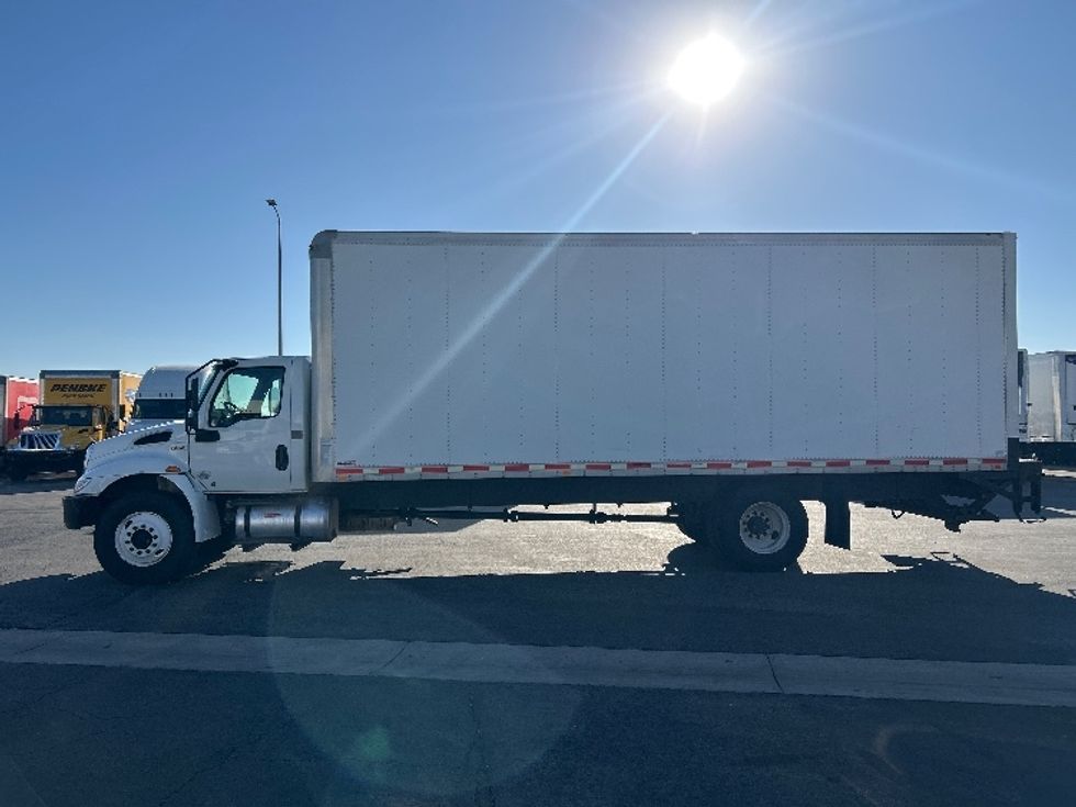 Medium Duty Box Truck-Light and Medium Duty Trucks-International-2019-MV607-Fontana-CA-204,196\n\t\tmiles-$ 38,750 - Image 4