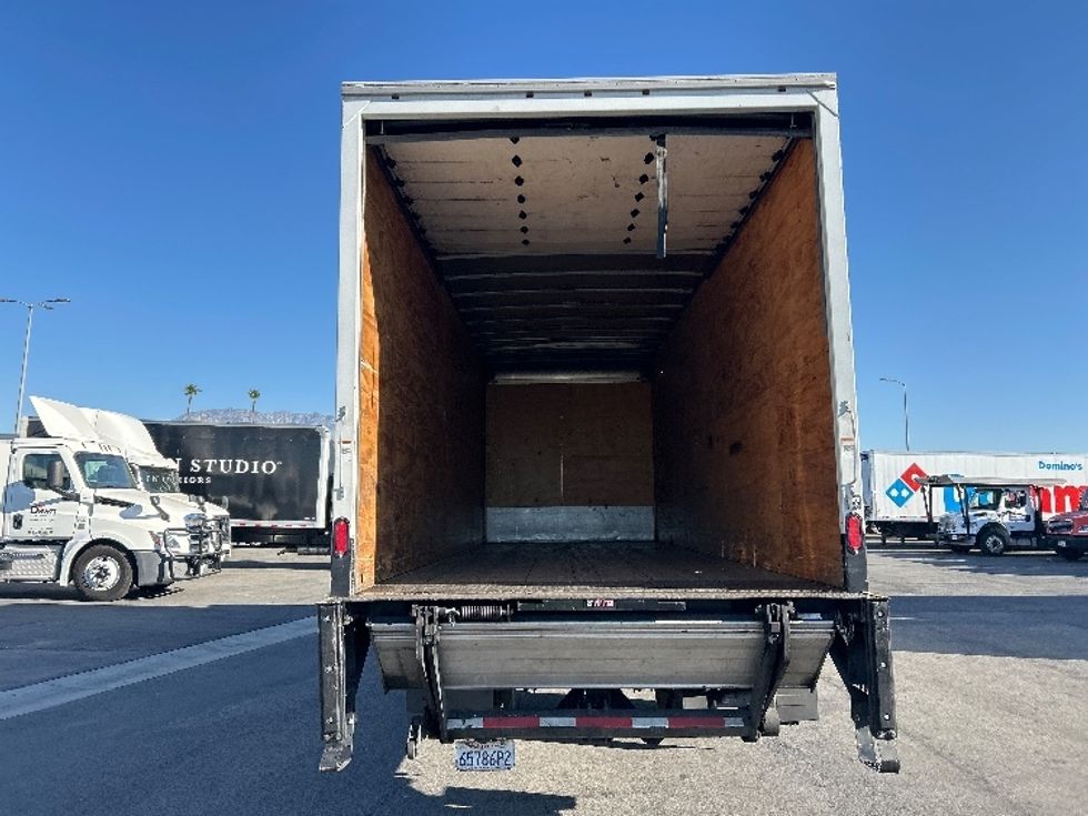 Medium Duty Box Truck-Light and Medium Duty Trucks-International-2019-MV607-Fontana-CA-204,196\n\t\tmiles-$ 38,750 - Image 8