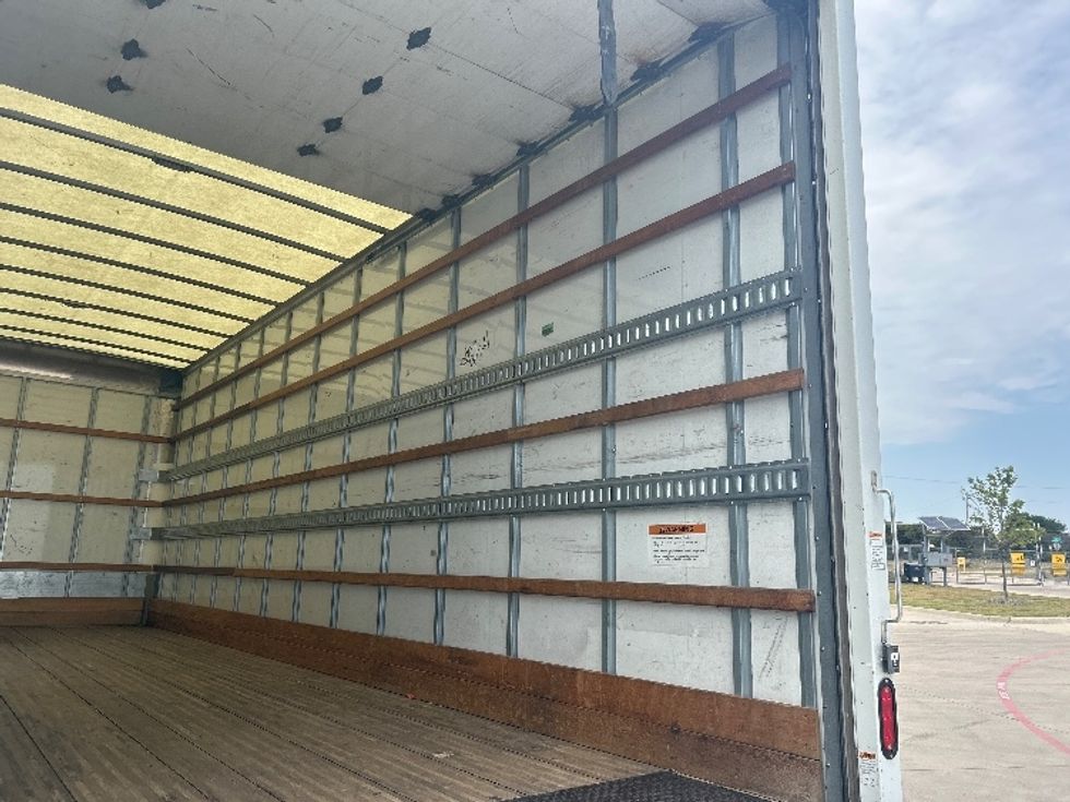 Medium Duty Box Truck-Light and Medium Duty Trucks-International-2019-MV607-Fort Worth-TX-143,299\n\t\tmiles-$ 48,500 - Image 12