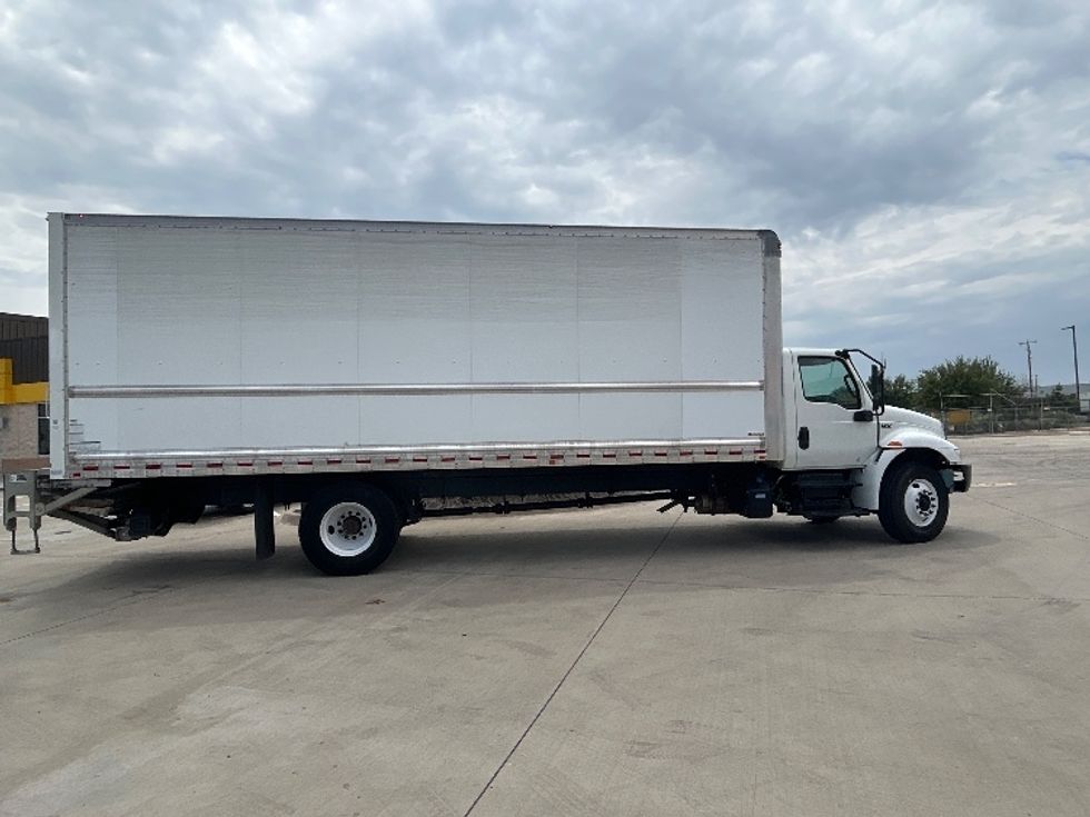 Medium Duty Box Truck-Light and Medium Duty Trucks-International-2019-MV607-Fort Worth-TX-143,299\n\t\tmiles-$ 48,500 - Image 15