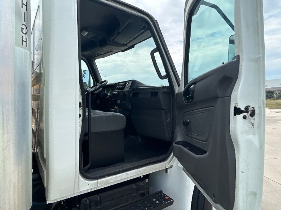 Medium Duty Box Truck-Light and Medium Duty Trucks-International-2019-MV607-Fort Worth-TX-143,299\n\t\tmiles-$ 48,500 - Image 20