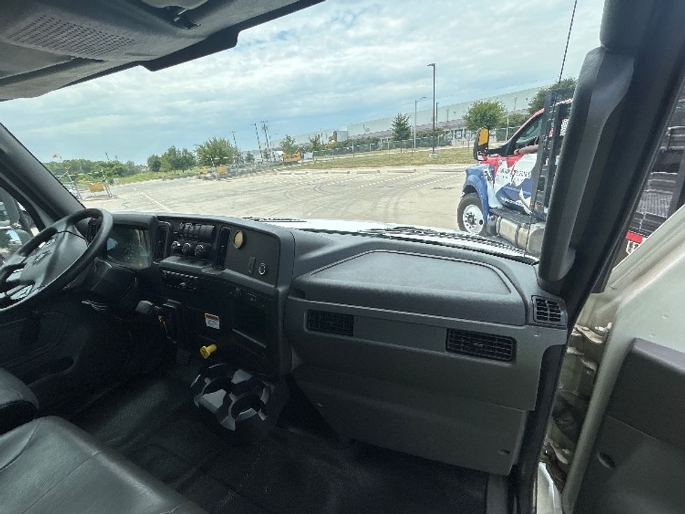 Medium Duty Box Truck-Light and Medium Duty Trucks-International-2019-MV607-Fort Worth-TX-143,299\n\t\tmiles-$ 48,500 - Image 21