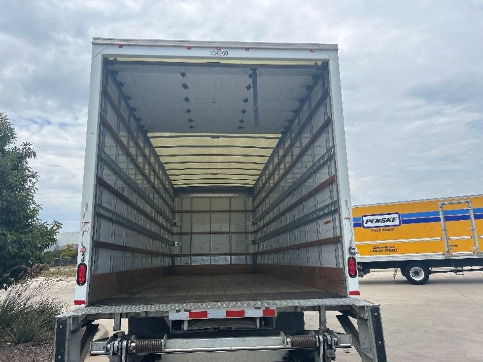 Medium Duty Box Truck-Light and Medium Duty Trucks-International-2019-MV607-Fort Worth-TX-143,299\n\t\tmiles-$ 48,500 - Image 8