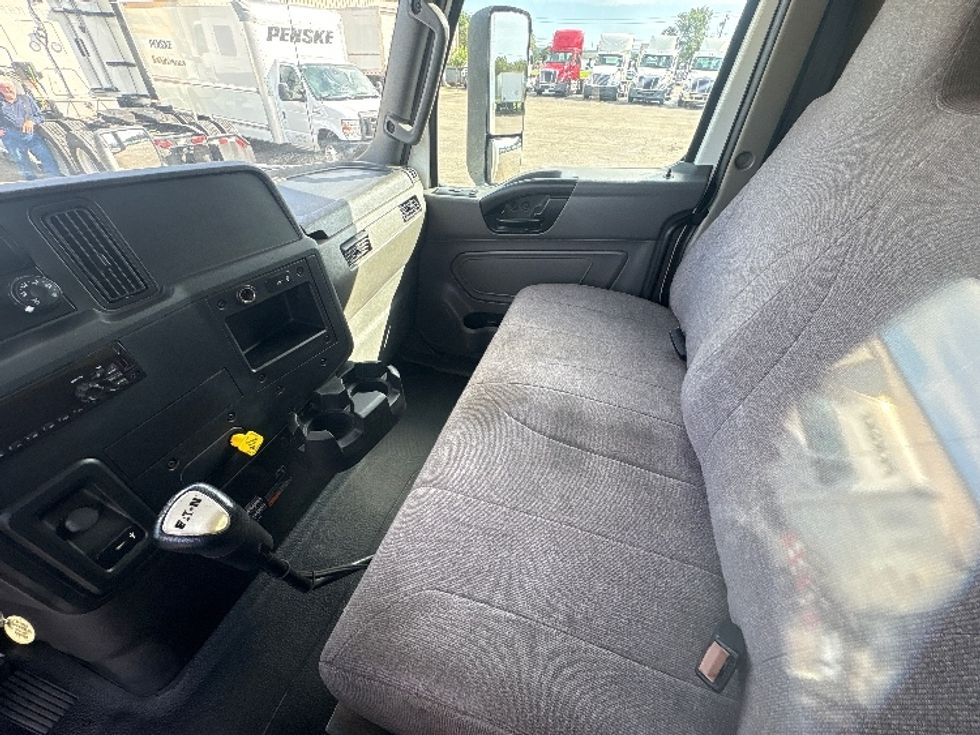 Medium Duty Box Truck-Light and Medium Duty Trucks-International-2019-MV607-Fredonia-NY-358,306\n\t\tmiles-$ 19,750 - Image 19