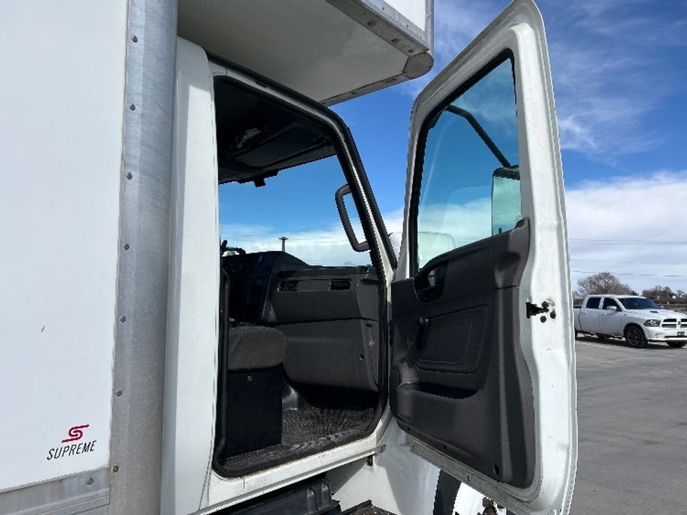 Medium Duty Box Truck-Light and Medium Duty Trucks-International-2019-MV607-Greeley-CO-195,562\n\t\tmiles-$ 42,500 - Image 20