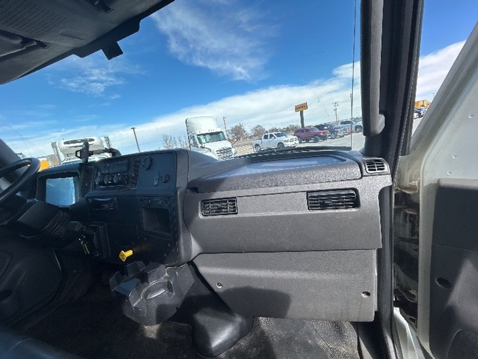 Medium Duty Box Truck-Light and Medium Duty Trucks-International-2019-MV607-Greeley-CO-195,562\n\t\tmiles-$ 42,500 - Image 21