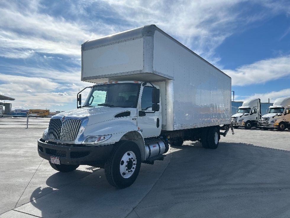 Medium Duty Box Truck-Light and Medium Duty Trucks-International-2019-MV607-Greeley-CO-195,562\n\t\tmiles-$ 42,500 - Image 3