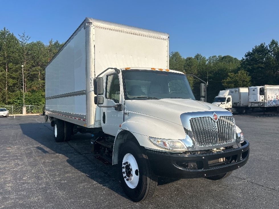 Medium Duty Box Truck-Light and Medium Duty Trucks-International-2019-MV607-Greensboro-NC-134,044\n\t\tmiles-$ 54,250 - Image 1