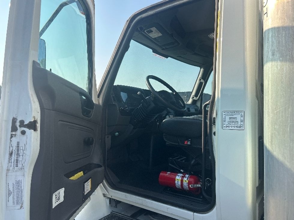Medium Duty Box Truck-Light and Medium Duty Trucks-International-2019-MV607-Greensboro-NC-134,044\n\t\tmiles-$ 54,250 - Image 16