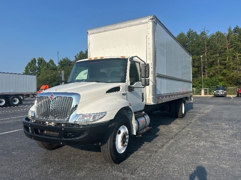 Medium Duty Box Truck-Light and Medium Duty Trucks-International-2019-MV607-Greensboro-NC-134,044\n\t\tmiles-$ 54,250 - Image 3