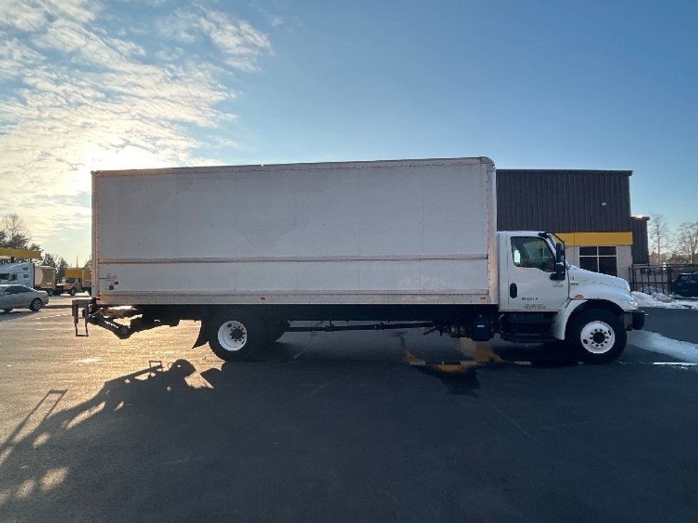 Medium Duty Box Truck-Light and Medium Duty Trucks-International-2019-MV607-Greensboro-NC-147,585\n\t\tmiles-$ 47,500 - Image 15