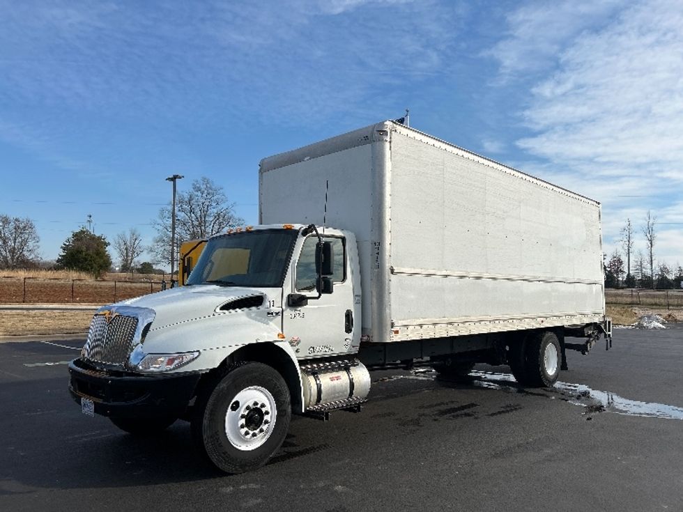 Medium Duty Box Truck-Light and Medium Duty Trucks-International-2019-MV607-Greensboro-NC-147,585\n\t\tmiles-$ 47,500 - Image 3