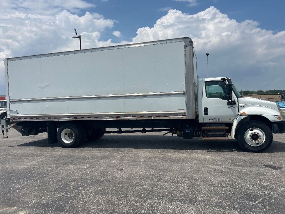 Medium Duty Box Truck-Light and Medium Duty Trucks-International-2019-MV607-Kansas City-MO-65,265\n\t\tmiles-$ 62,500 - Image 15