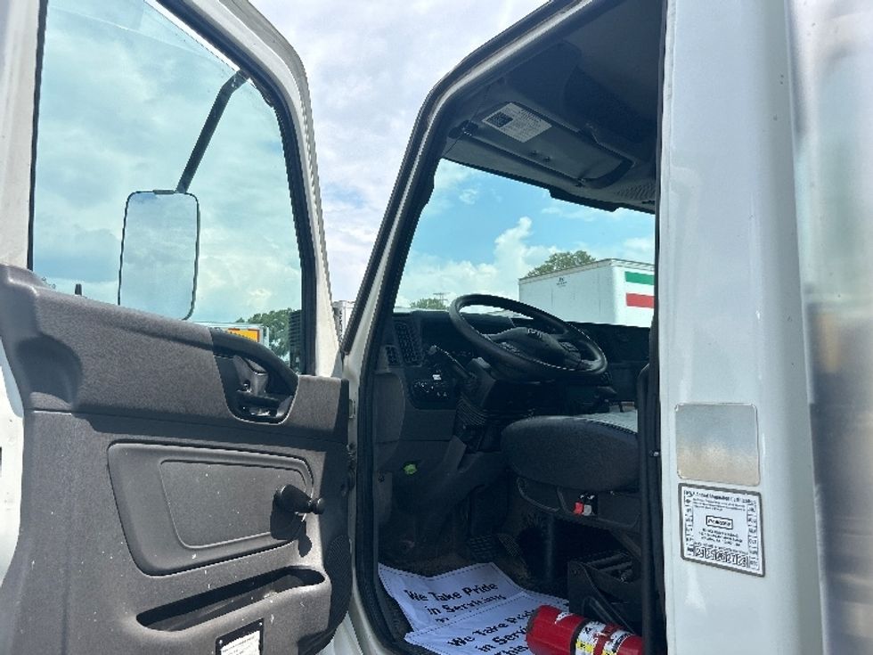 Medium Duty Box Truck-Light and Medium Duty Trucks-International-2019-MV607-Kansas City-MO-65,265\n\t\tmiles-$ 62,500 - Image 16