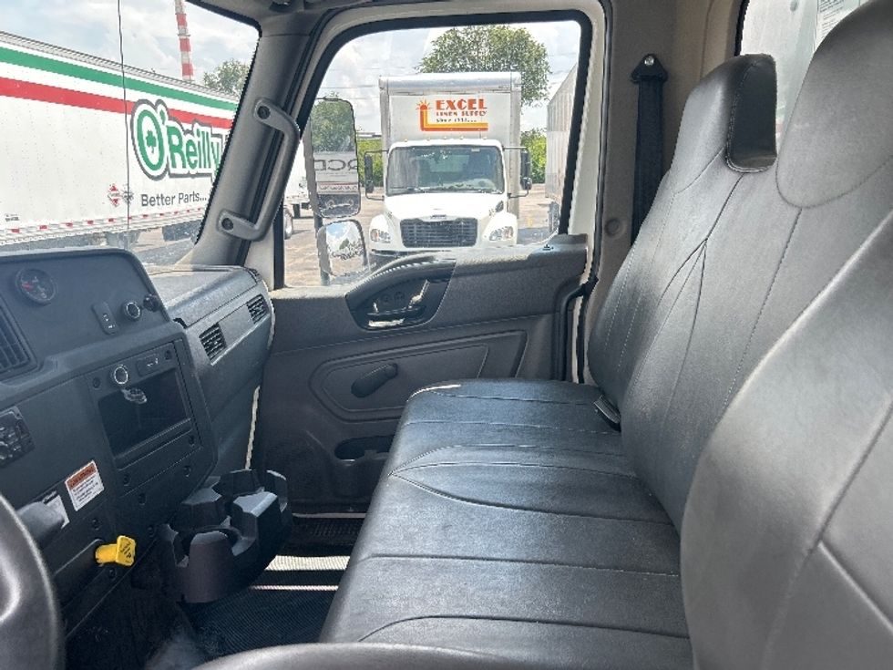 Medium Duty Box Truck-Light and Medium Duty Trucks-International-2019-MV607-Kansas City-MO-65,265\n\t\tmiles-$ 62,500 - Image 19