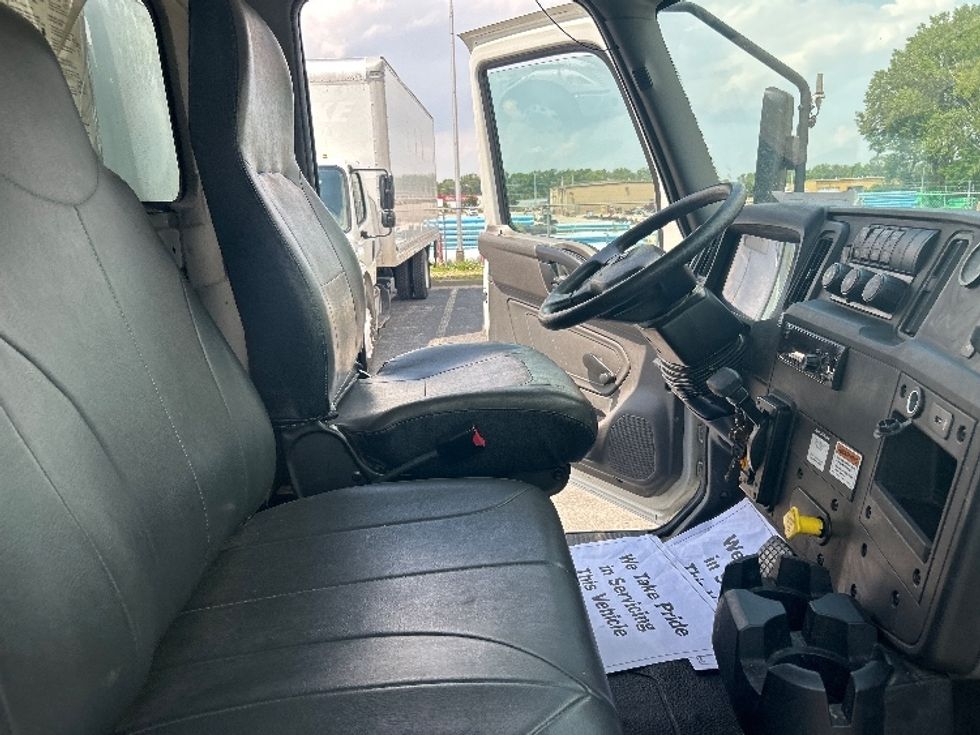 Medium Duty Box Truck-Light and Medium Duty Trucks-International-2019-MV607-Kansas City-MO-65,265\n\t\tmiles-$ 62,500 - Image 22