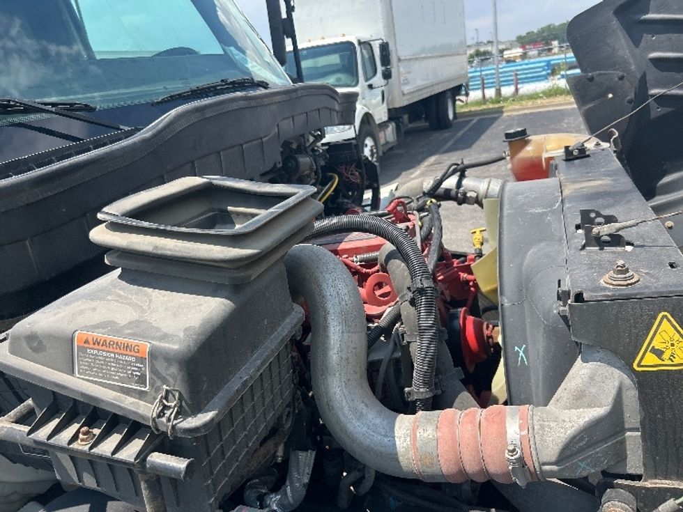 Medium Duty Box Truck-Light and Medium Duty Trucks-International-2019-MV607-Kansas City-MO-65,265\n\t\tmiles-$ 62,500 - Image 24