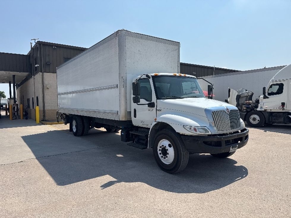 Medium Duty Box Truck-Light and Medium Duty Trucks-International-2019-MV607-Katy-TX-166,937\n\t\tmiles-$ 44,750 - Image 1