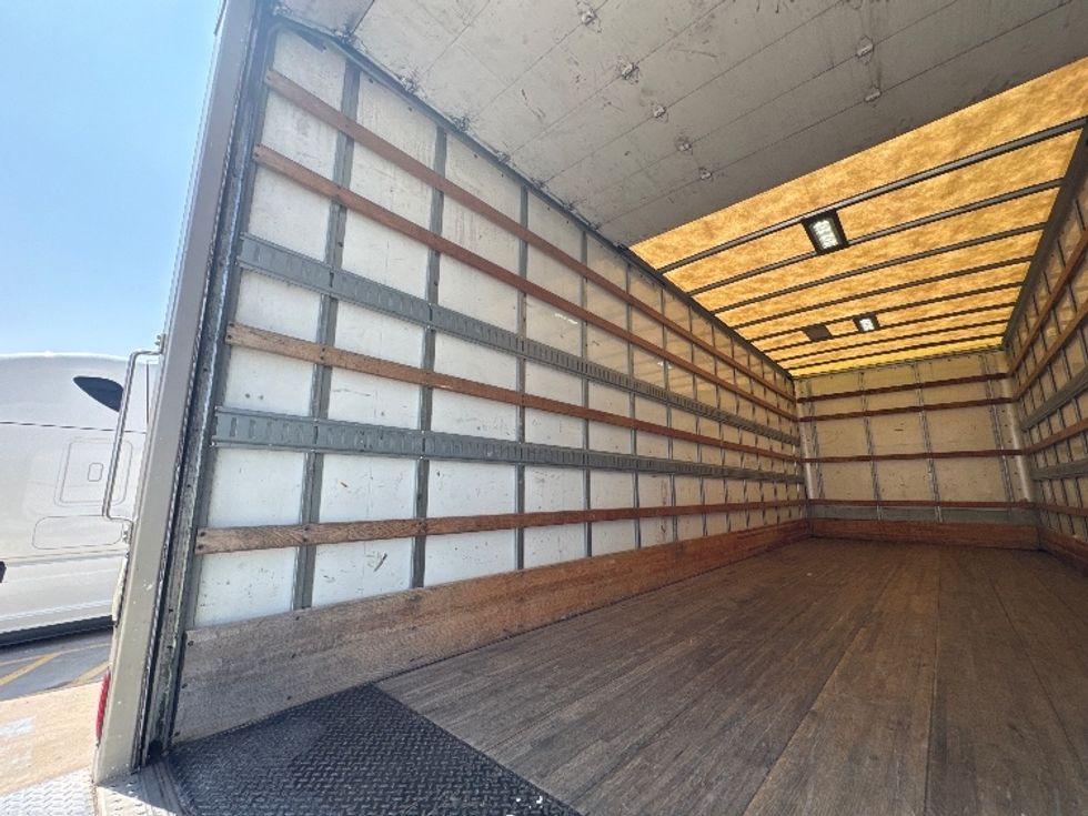 Medium Duty Box Truck-Light and Medium Duty Trucks-International-2019-MV607-Katy-TX-166,937\n\t\tmiles-$ 44,750 - Image 11