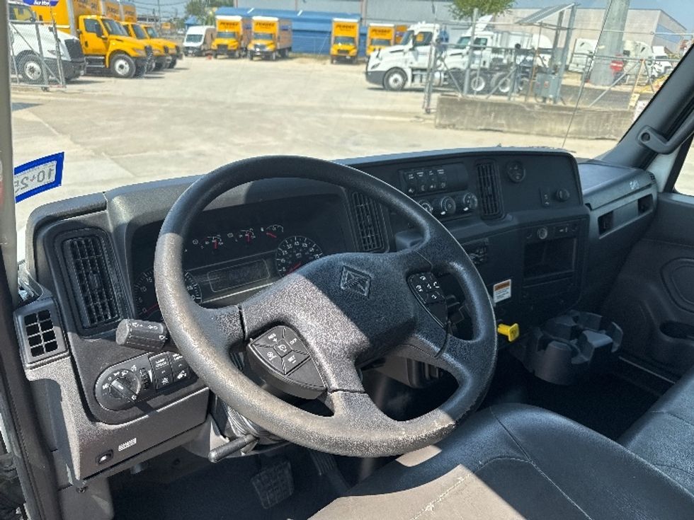 Medium Duty Box Truck-Light and Medium Duty Trucks-International-2019-MV607-Katy-TX-166,937\n\t\tmiles-$ 44,750 - Image 17