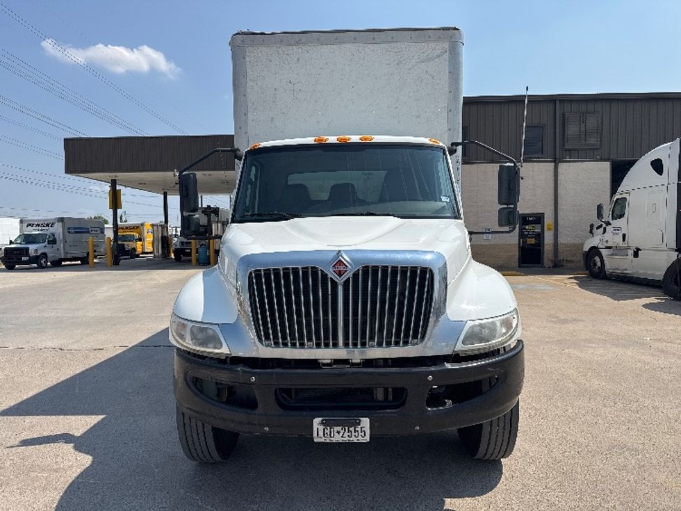 Medium Duty Box Truck-Light and Medium Duty Trucks-International-2019-MV607-Katy-TX-166,937\n\t\tmiles-$ 44,750 - Image 2