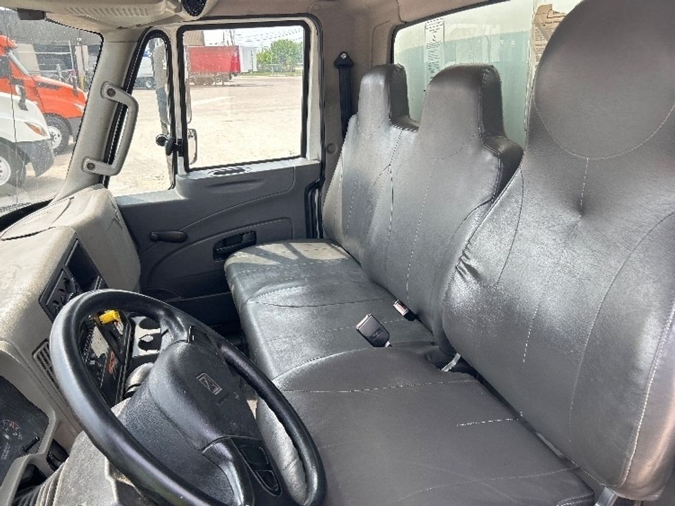 Medium Duty Box Truck-Light and Medium Duty Trucks-International-2019-MV607-Katy-TX-166,937\n\t\tmiles-$ 44,750 - Image 21