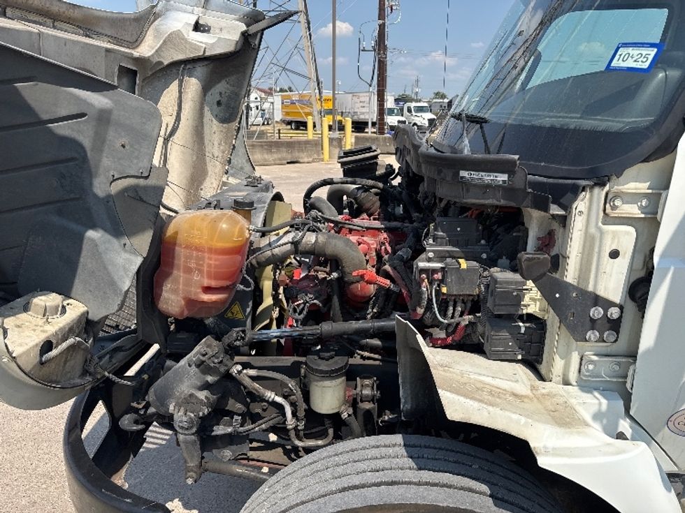 Medium Duty Box Truck-Light and Medium Duty Trucks-International-2019-MV607-Katy-TX-166,937\n\t\tmiles-$ 44,750 - Image 23